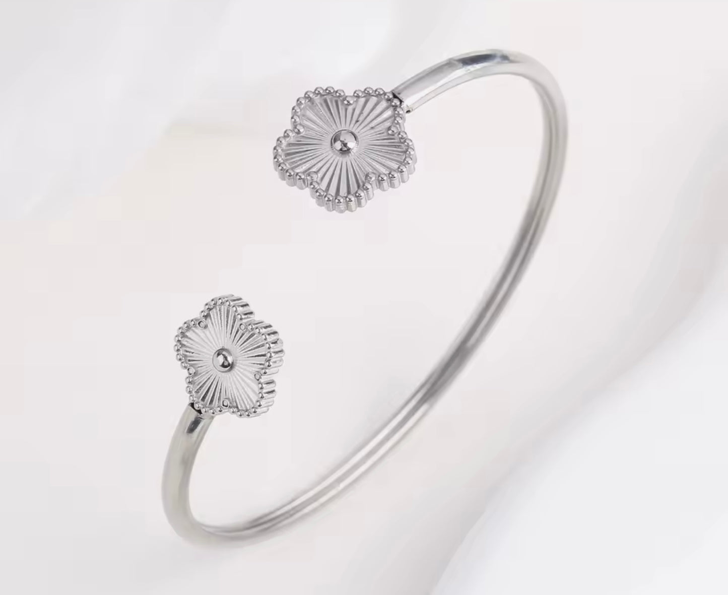 Dilly Bangle