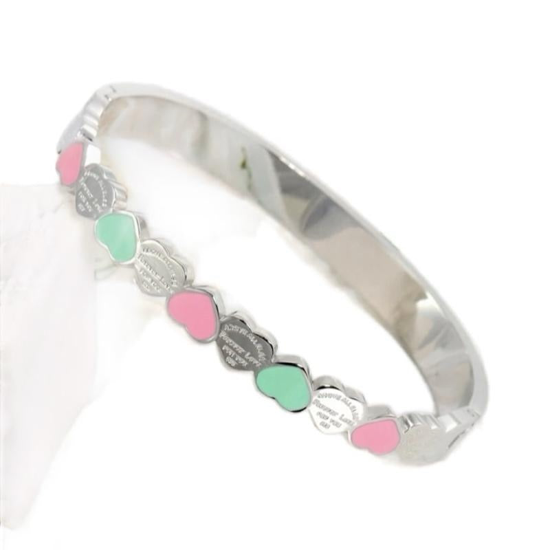 Leona Bangle