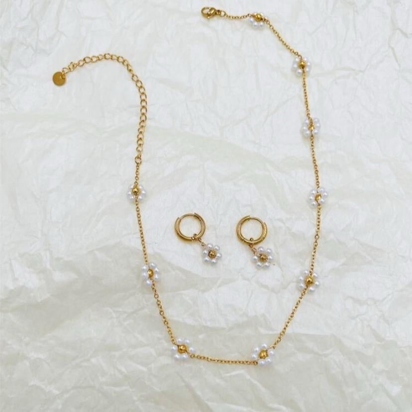 Amara Necklace